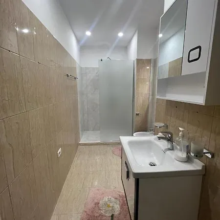 City Center Modern One Bedroom Apartment Tirana